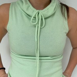 BCBG Maxazria Collection bright 100% cashmere turtleneck with elastic tie tank